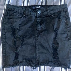 Color black,size medium